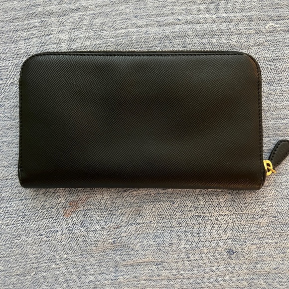 Prada zipper wallet - Picture 2 of 3